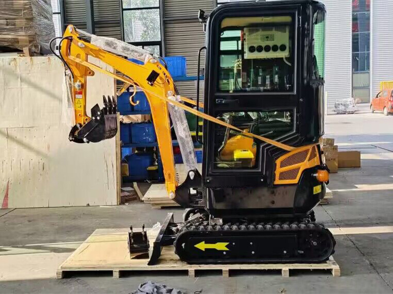 Miniexcavadora HT18 enviada a Alemania